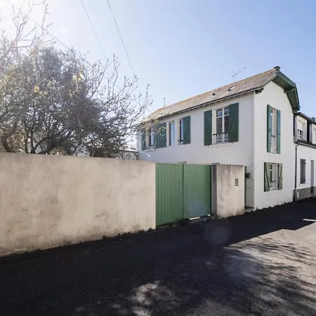 Havre De Paix à 2 Pas Du Port - Maison Casa de Férias *